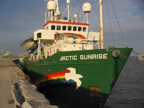 2005, Março - Quercus e Greenpeace realizam conferência de imprensa conjunta em Lisboa, a bordo do Artic Sunrise, após acção em Leixões contra um navio suspeito de transportar madeira ilegal proveniente da Amazónia. © Luís Galrão/QUERCUS
